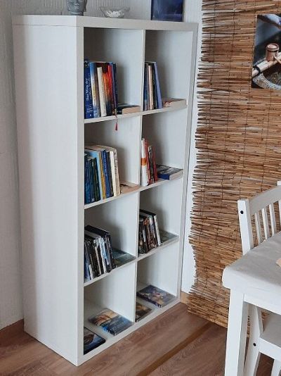 Bücherregal